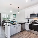 Stay Gia - Modern 1 Bedroom Apartment