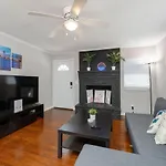 King Bedroom 2Bed1Bath Sleeps 4 Close To Town Center Downtown Beach Mayo Clinic