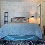 Cozy Home, King Bed, 3 Bedrooms,Close To Downtown Beaches Towncenter