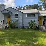 Cozy Home, King Bed, 3 Bedrooms,Close To Downtown Beaches Towncenter