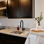 Hip Container Apt - 5 Min Walk To Tiaa Bank