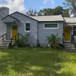 Cozy Home, King Bed, 3 Bedrooms,Close To Downtown Beaches Towncenter