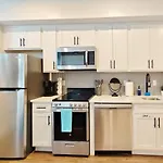 Fun Cozy Apts - 1 25 Mile Walk To Tiaa Bnk Fld