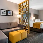 Comfort Inn & Suites Jacksonville - Orange Park Near Naval Air Station