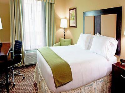 Express & Chaffee - West By Ihg
