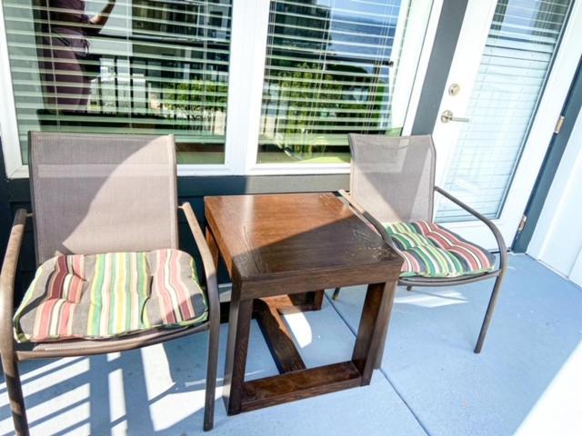 Upscale Full Kitchen Balcony Rooftop Pool Jacksonville