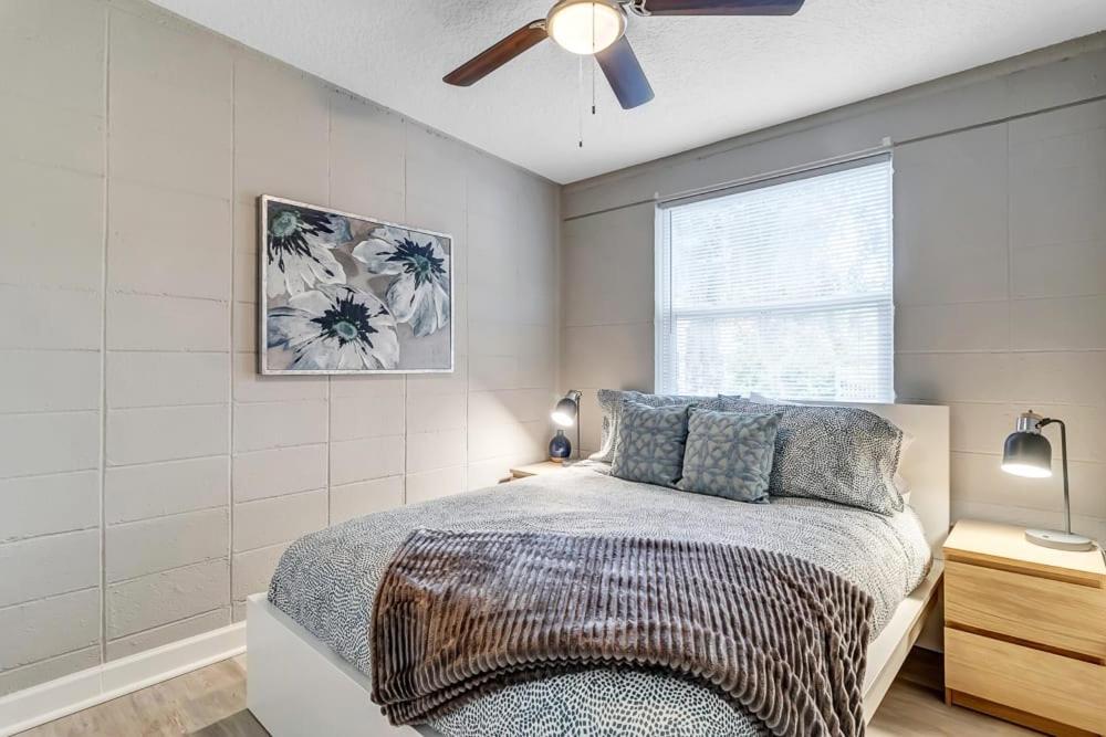 Cozy On Shaded Street! Apartment