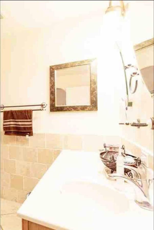 Amazing And Work Book 7 Nights Minimum *