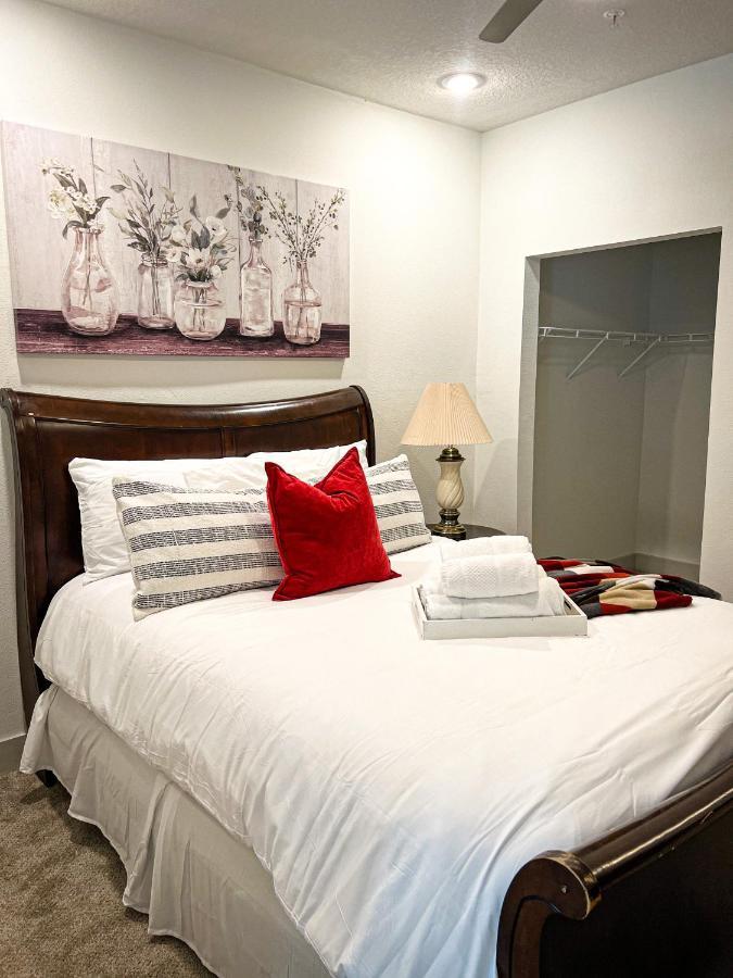 Upscale Full Kitchen Balcony Rooftop Pool *