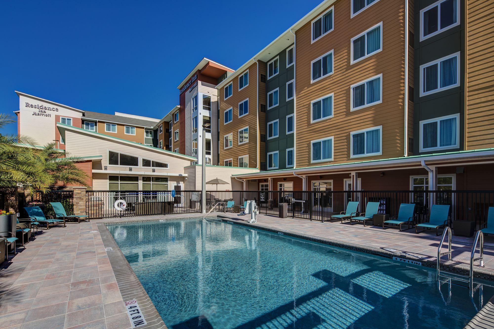 By Marriott South Bartram Park Hotel