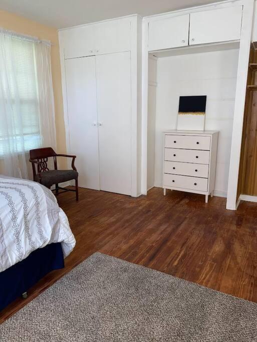 Holiday home Cozy Home, King Bed, 3 Bedrooms,close To Downtown Beaches Towncenter Jacksonville