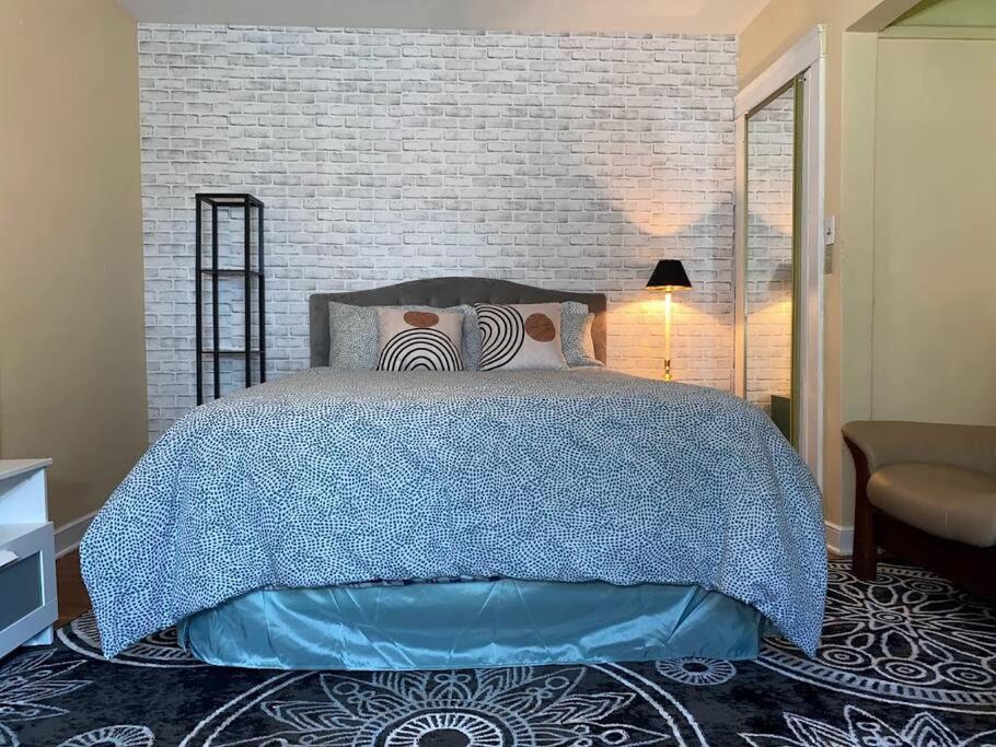 Cozy Home, King Bed, 3 Bedrooms,close To Downtown Beaches Towncenter Jacksonville