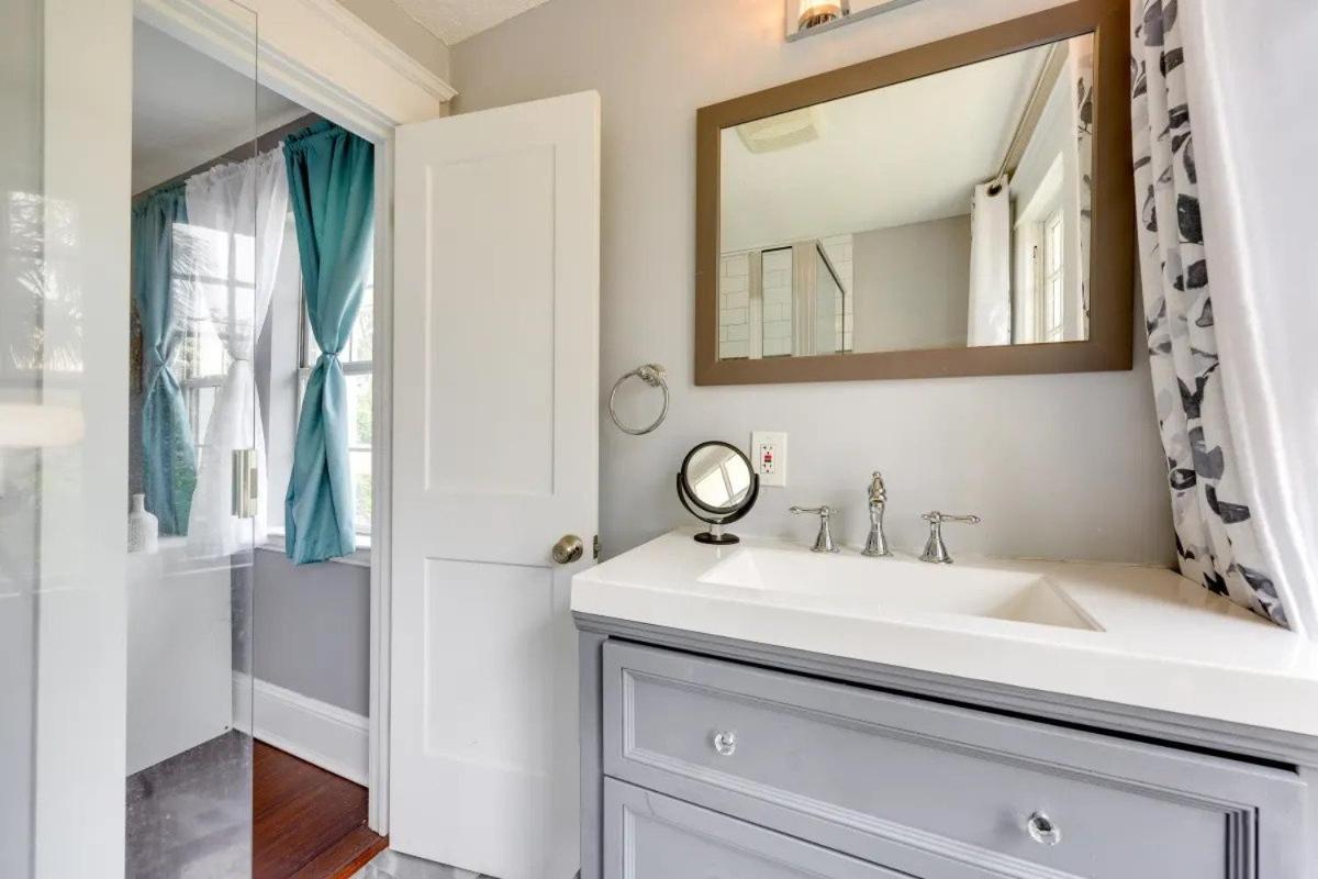 Pet Friendly In Historic Springfield Near Tiaa