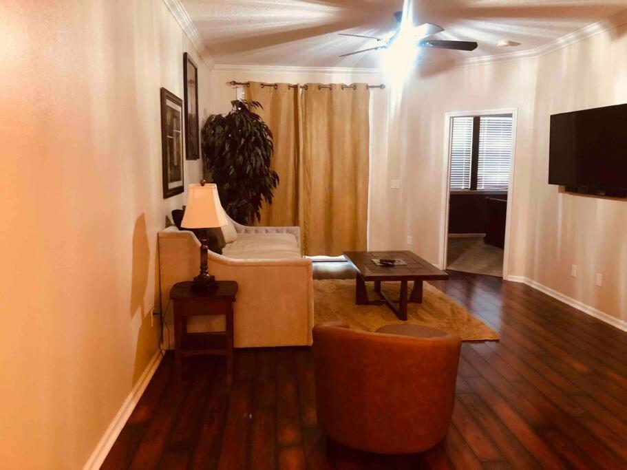 Townhome Baptist South St Johnstowncenter Holiday home *