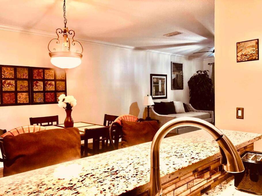Townhome Baptist South St Johnstowncenter Holiday home *