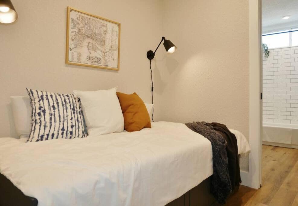 Hip Container - 5 Min Walk To Tiaa Bank Apartment