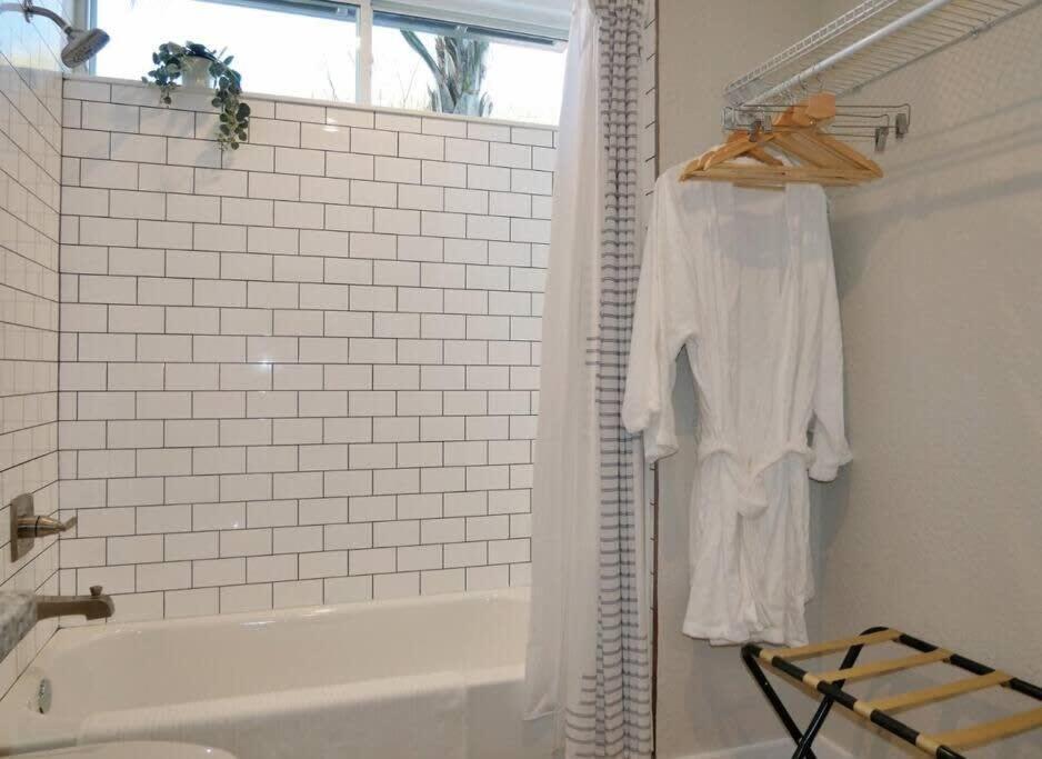 Apartment Hip Container - 5 Min Walk To Tiaa Bank Jacksonville