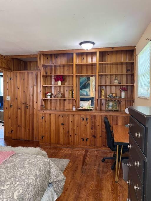 Cozy Home, King Bed, 3 Bedrooms,close To Downtown Beaches Towncenter Jacksonville