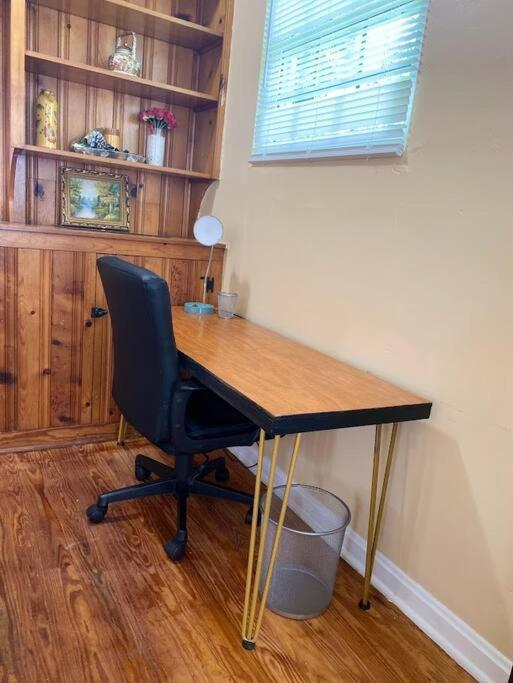 Cozy Home, King Bed, 3 Bedrooms,close To Downtown Beaches Towncenter Jacksonville