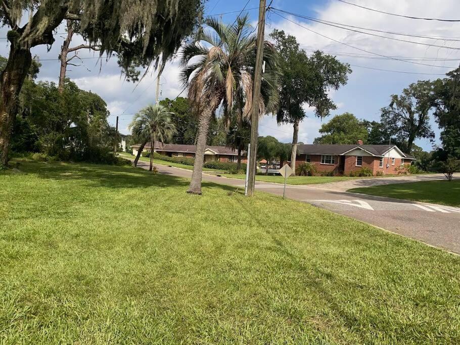 Holiday home Cozy Home, King Bed, 3 Bedrooms,close To Downtown Beaches Towncenter *