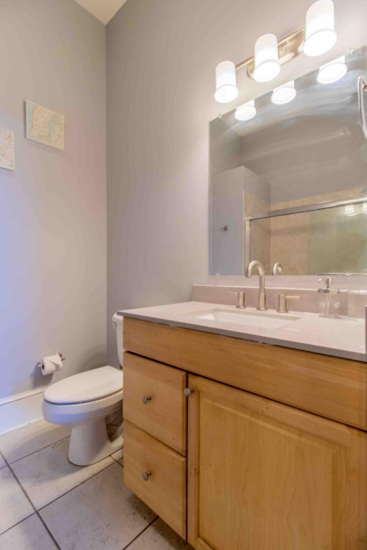 Sunny & Bright - Cute 1 Bedroom In Historic Spr Apartment *
