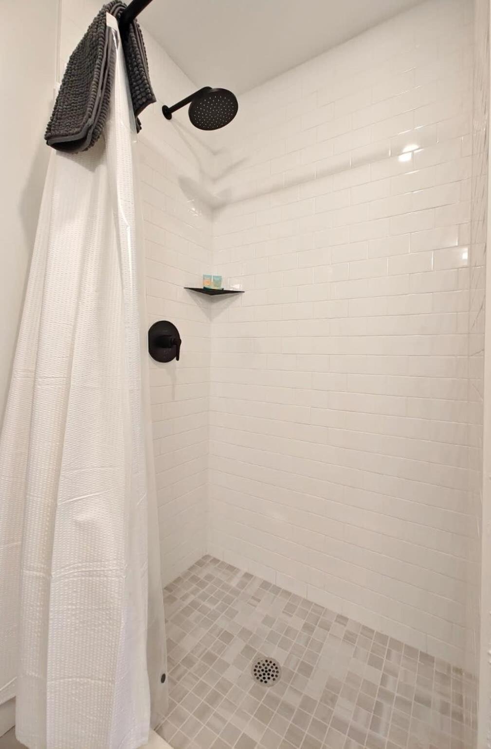 Fun Cozy Apts - 1 25 Mile Walk To Tiaa Bnk Fld Apartamento