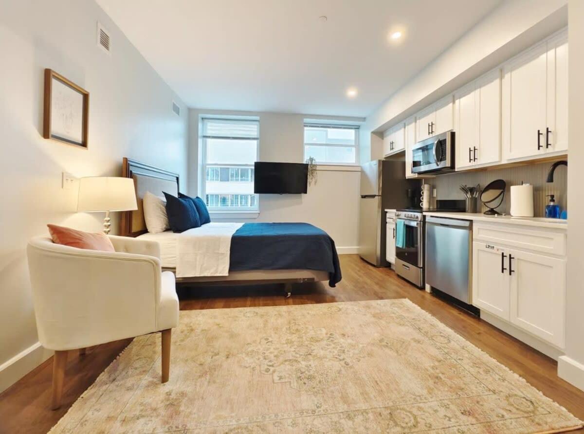 Fun Cozy Apts - 1 25 Mile Walk To Tiaa Bnk Fld * Jacksonville