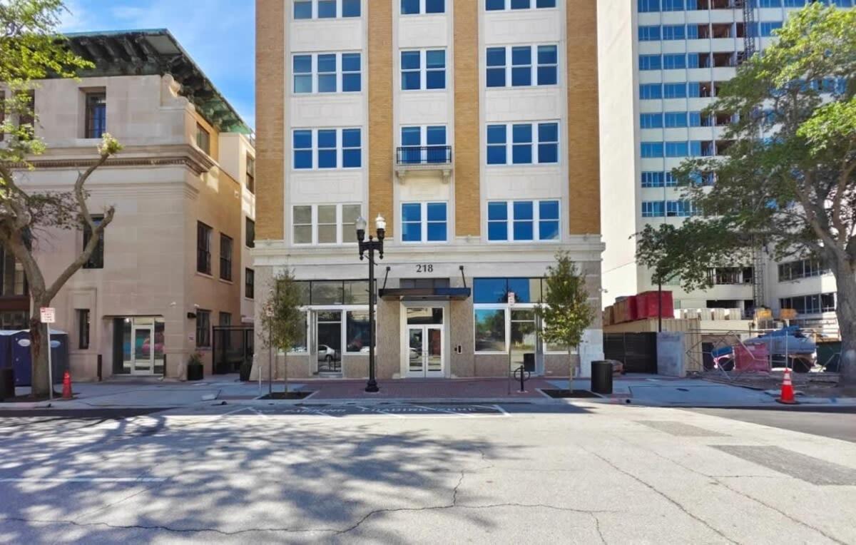 Fun Cozy Apts - 1 25 Mile Walk To Tiaa Bnk Fld Jacksonville