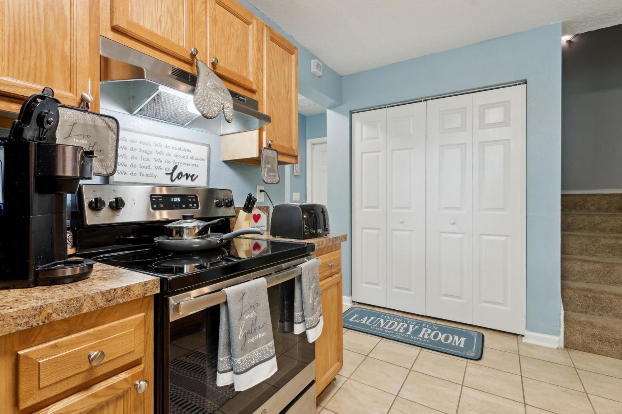 Holiday home Spacious Family With Backyard Oasis Near Downtown