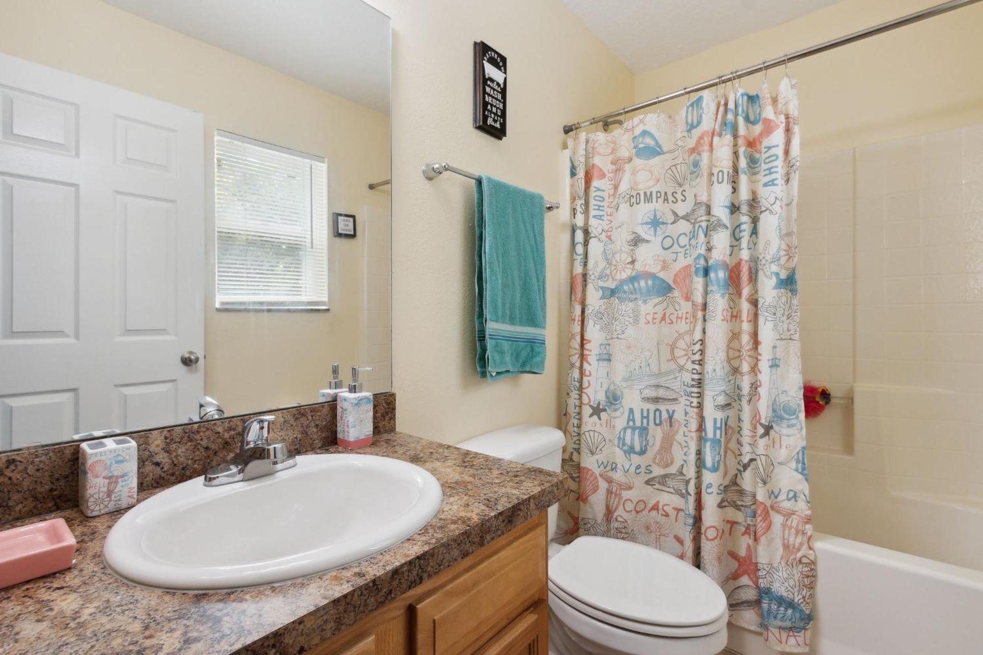 Spacious Family With Backyard Oasis Near Downtown Holiday home