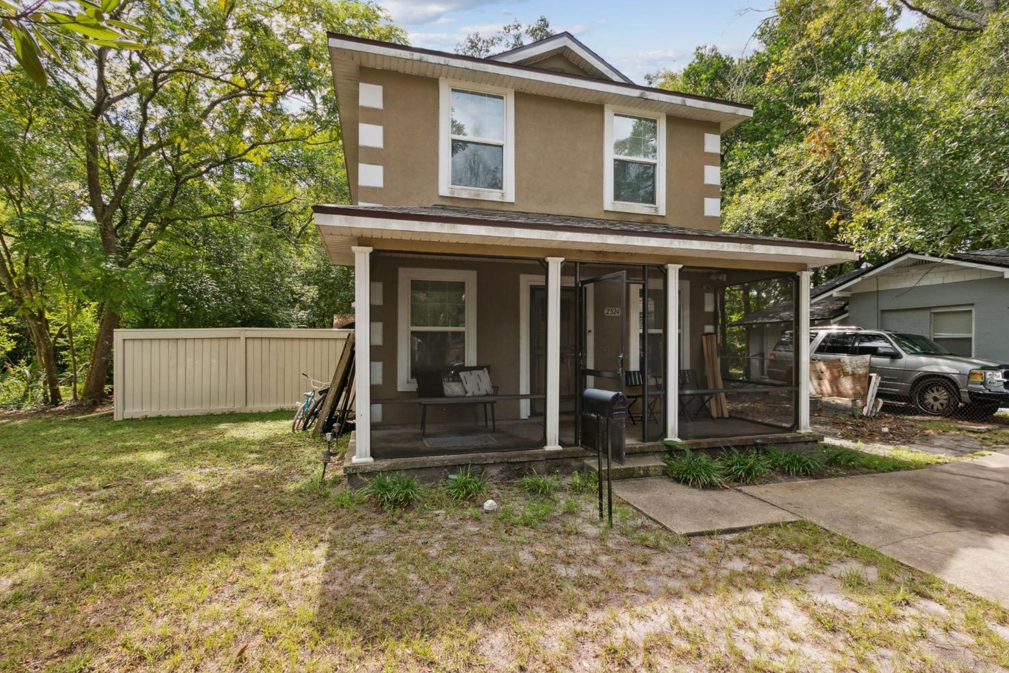 Spacious Family With Backyard Oasis Near Downtown *