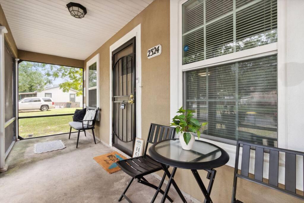 Holiday home Spacious Family With Backyard Oasis Near Downtown