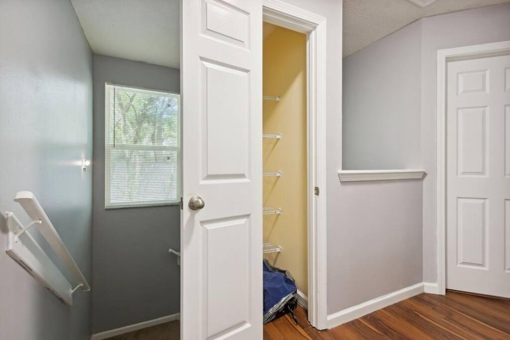 Spacious Family With Backyard Oasis Near Downtown Holiday home