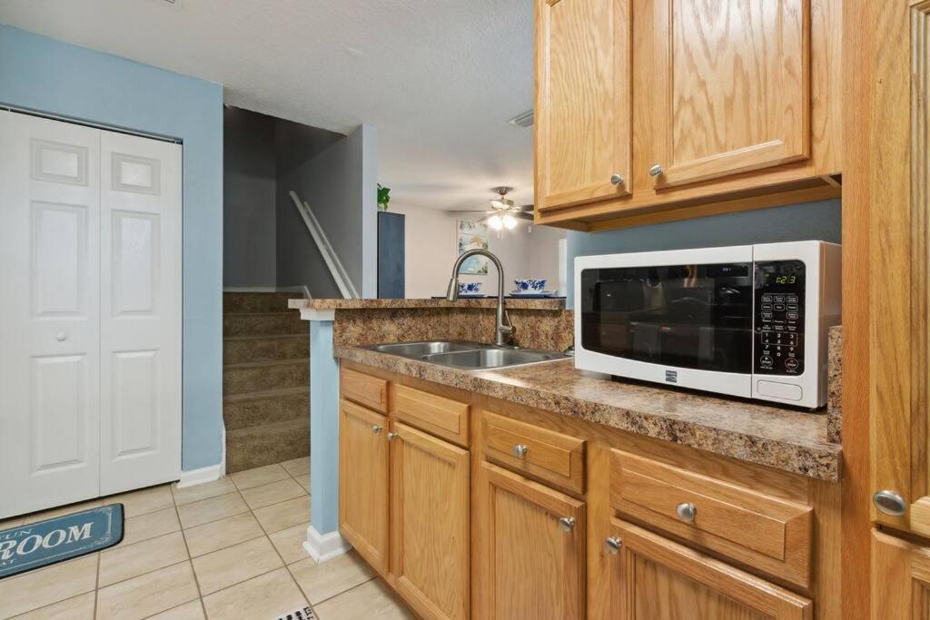 Spacious Family With Backyard Oasis Near Downtown *