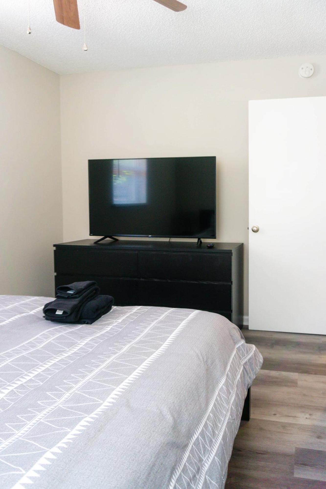 Adorable 2bed1bath Unit Sleeps 4 Close To Town Center Downtown Mayo Clinic Holiday home *