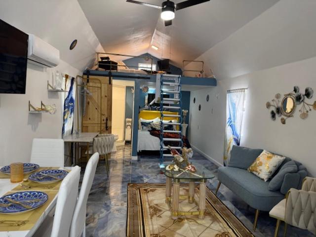 Casa de hóspedes Little Italy - Welcome To Venice Tiny House