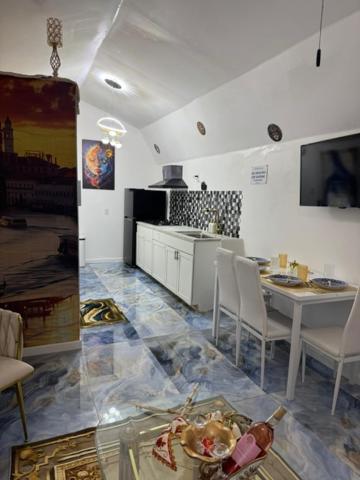 Little Italy - Welcome To Venice Tiny House Casa de hóspedes