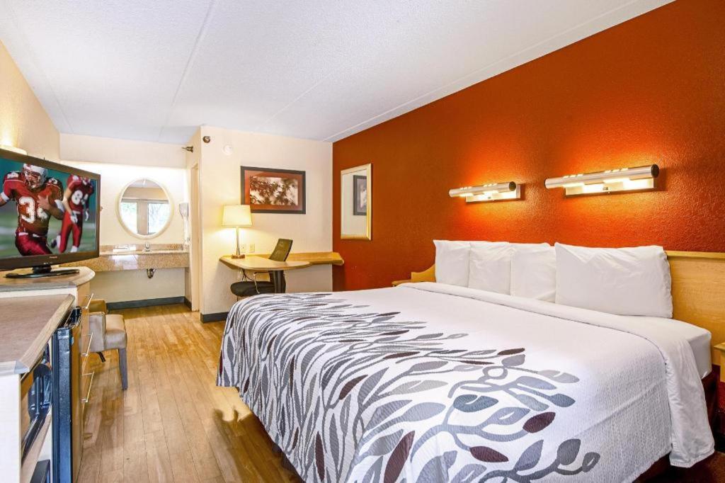 Red Roof - Orange Park 2*