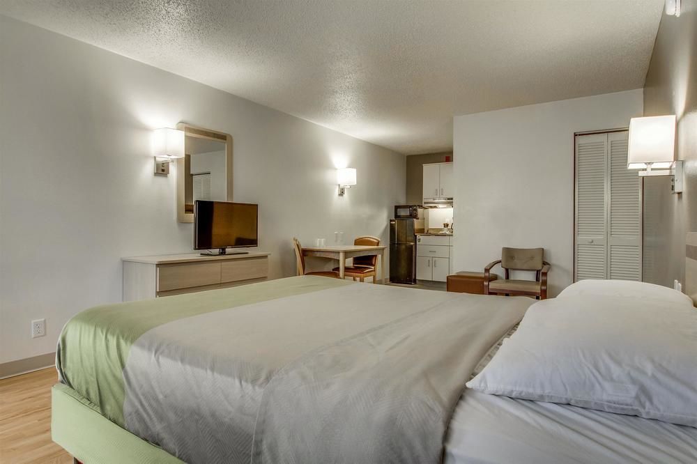 Hotel 6-jacksonville, Fl - Baymeadows 2*