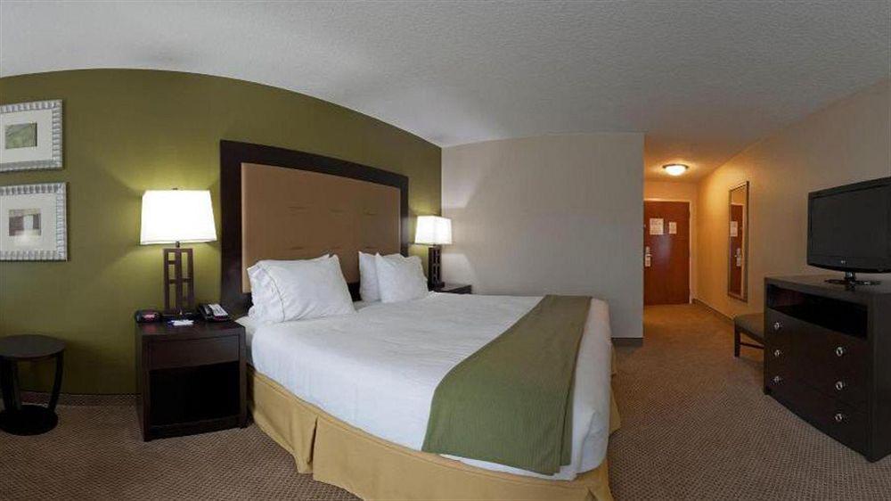 Holiday Inn Express Hotel & Suites Jacksonville - Mayport / Beach 2*