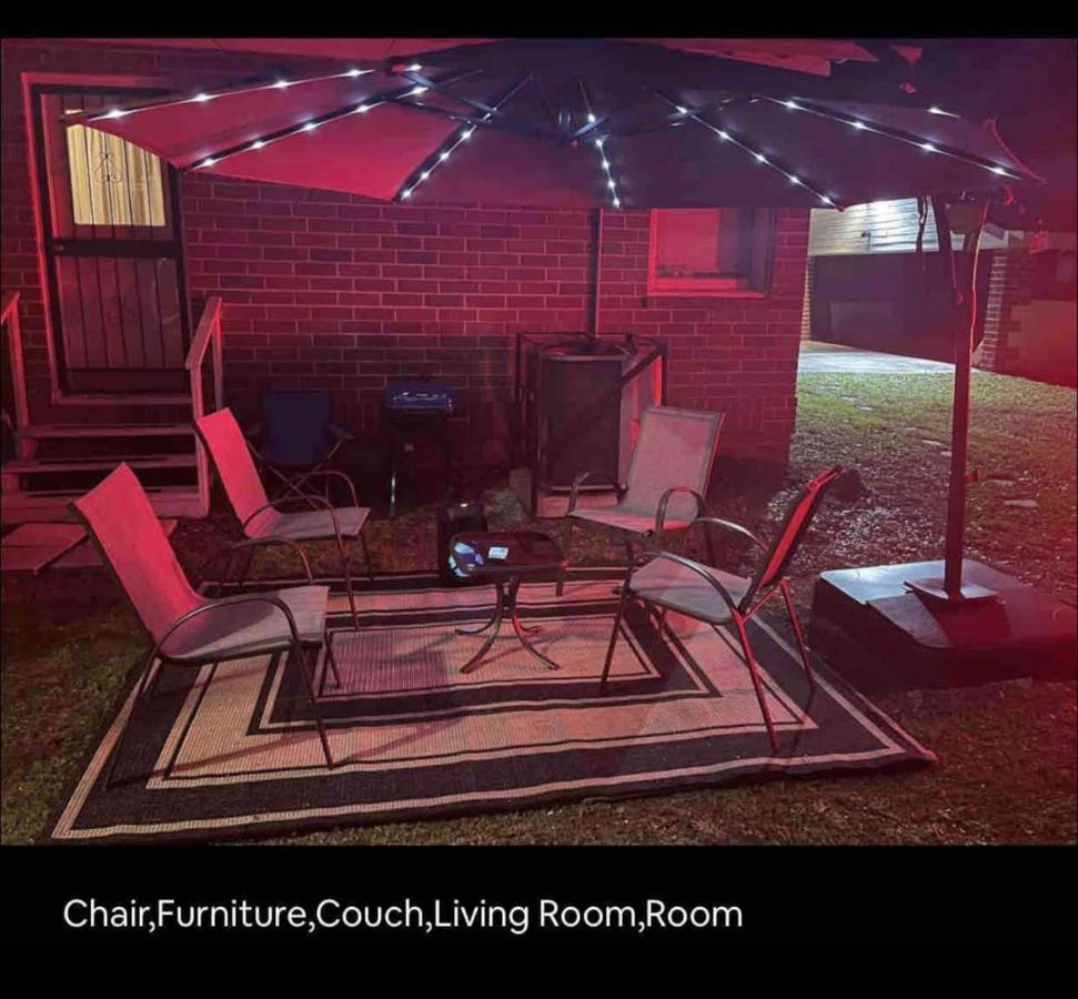 Comfy Pet Friendly In Mins To Downtown's Guest house Jacksonville