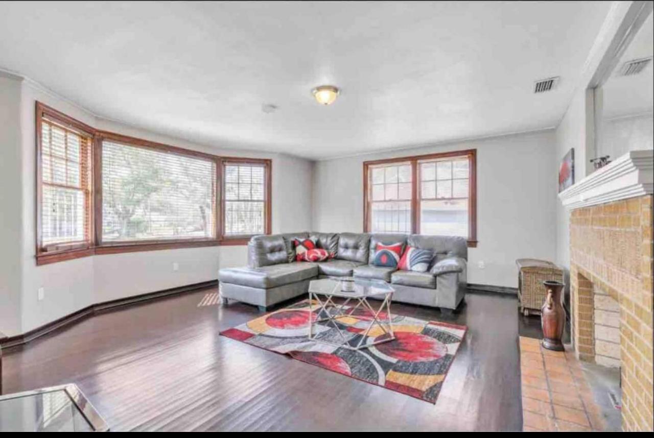 Comfy Pet Friendly In Mins To Downtown's Guest house Jacksonville