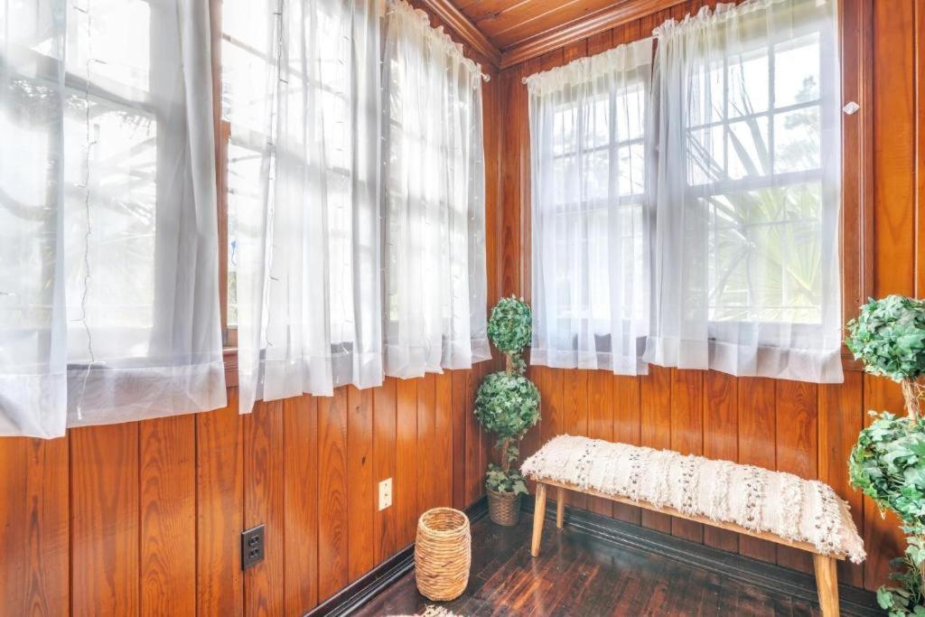 Comfy Pet Friendly In Mins To Downtown's * Jacksonville