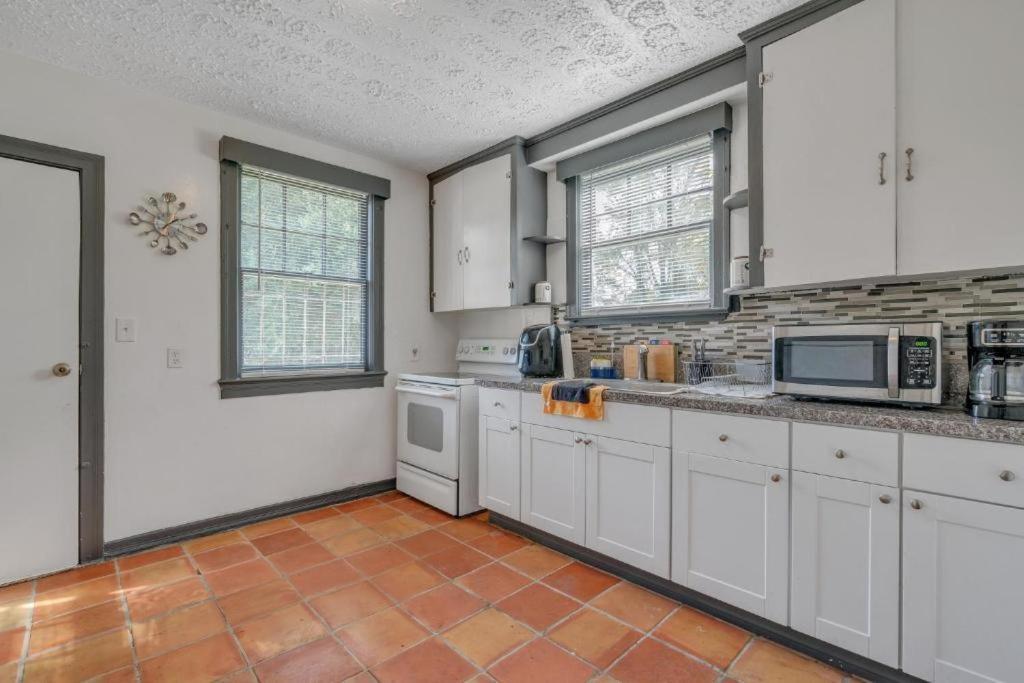 Comfy Pet Friendly In Mins To Downtown's *