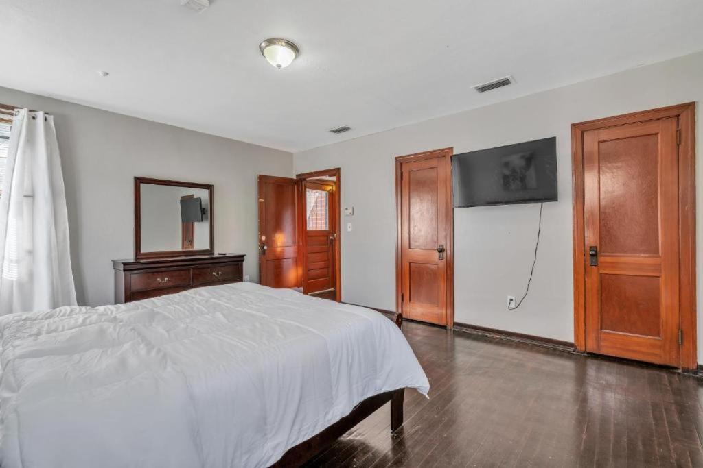 Comfy Pet Friendly In Mins To Downtown's Jacksonville