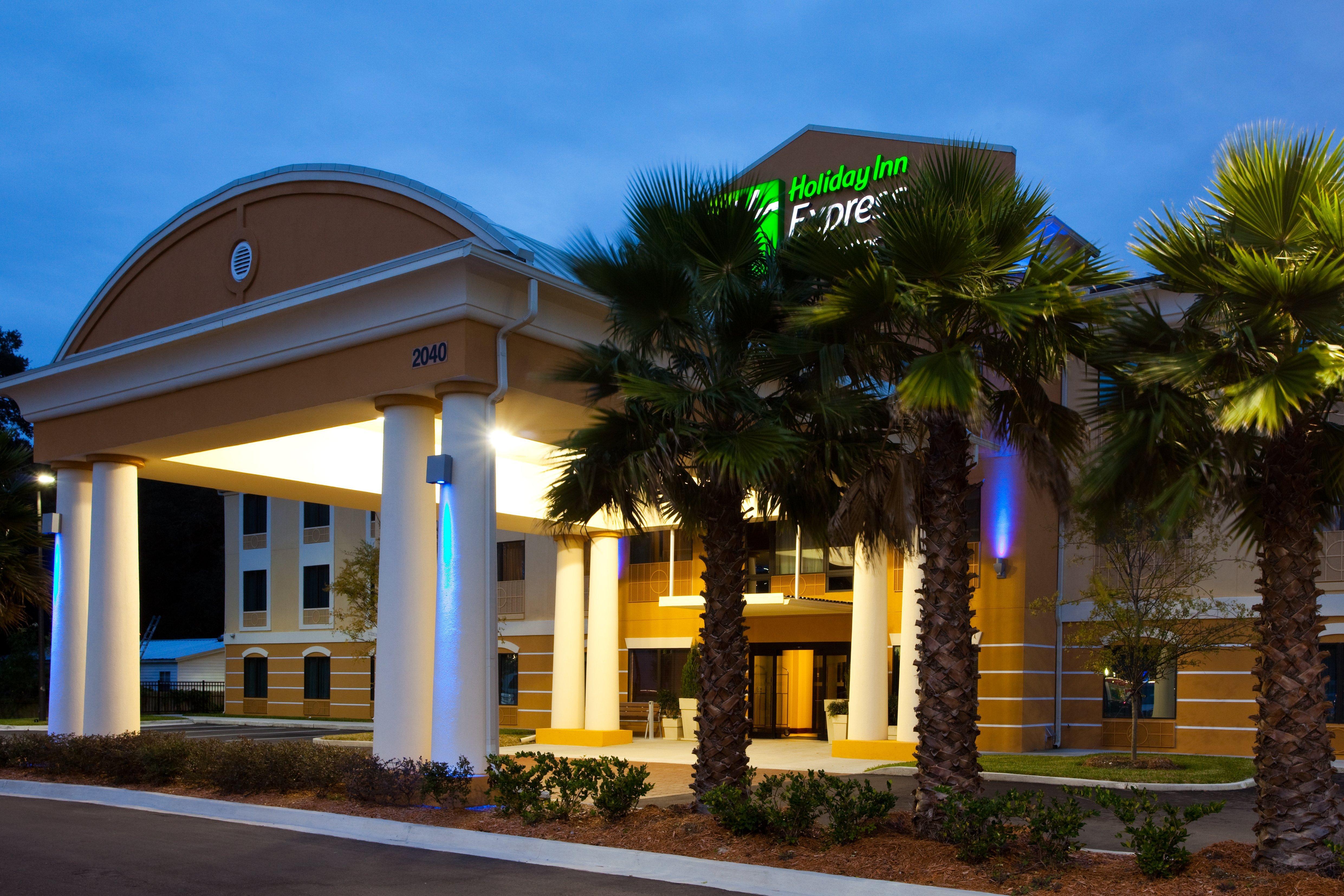 Hotel Holiday Inn Express Hotel & Suites Jacksonville - Mayport / Beach 2*
