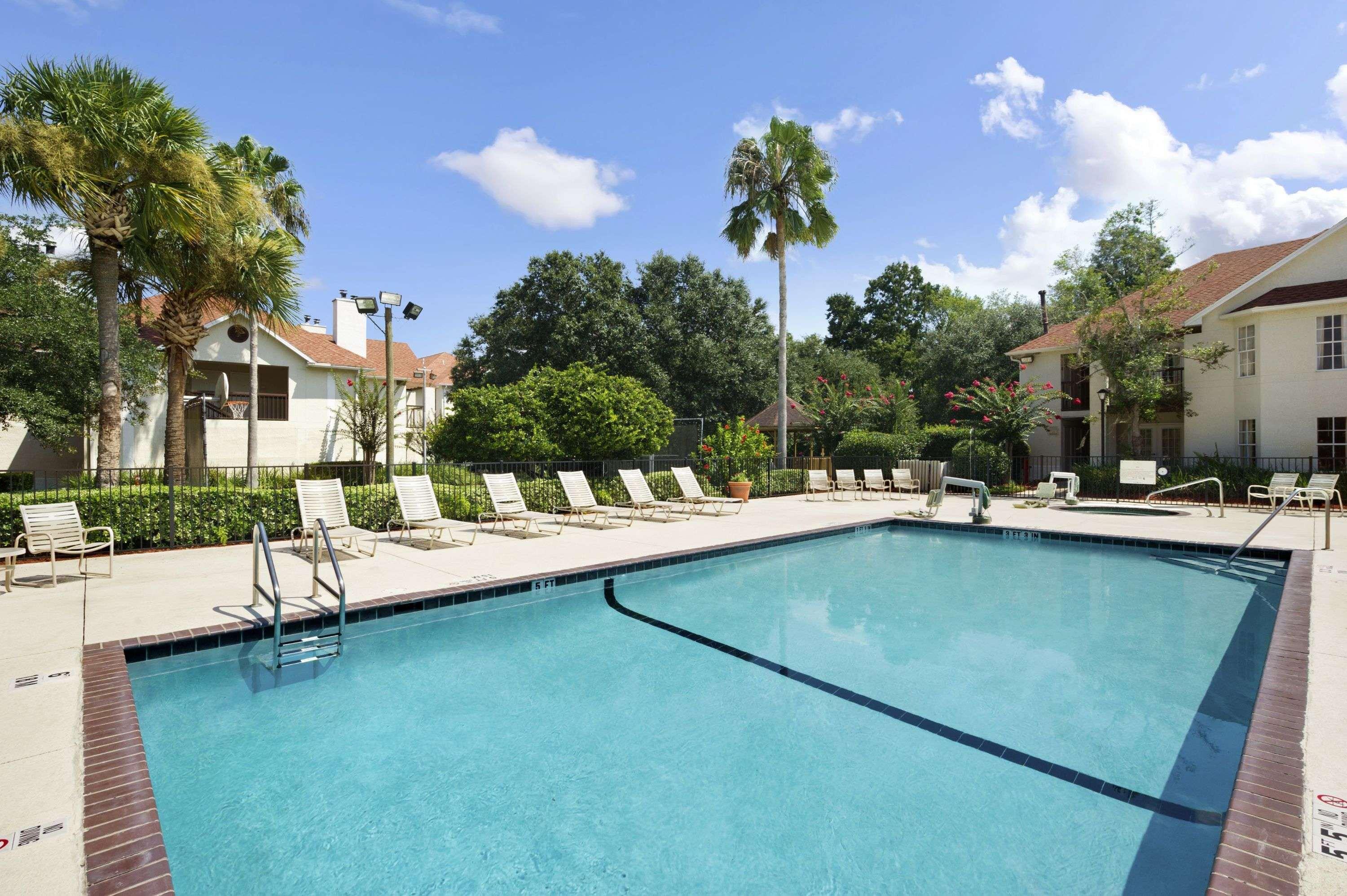 Hawthorn By Wyndham Hotel 3*