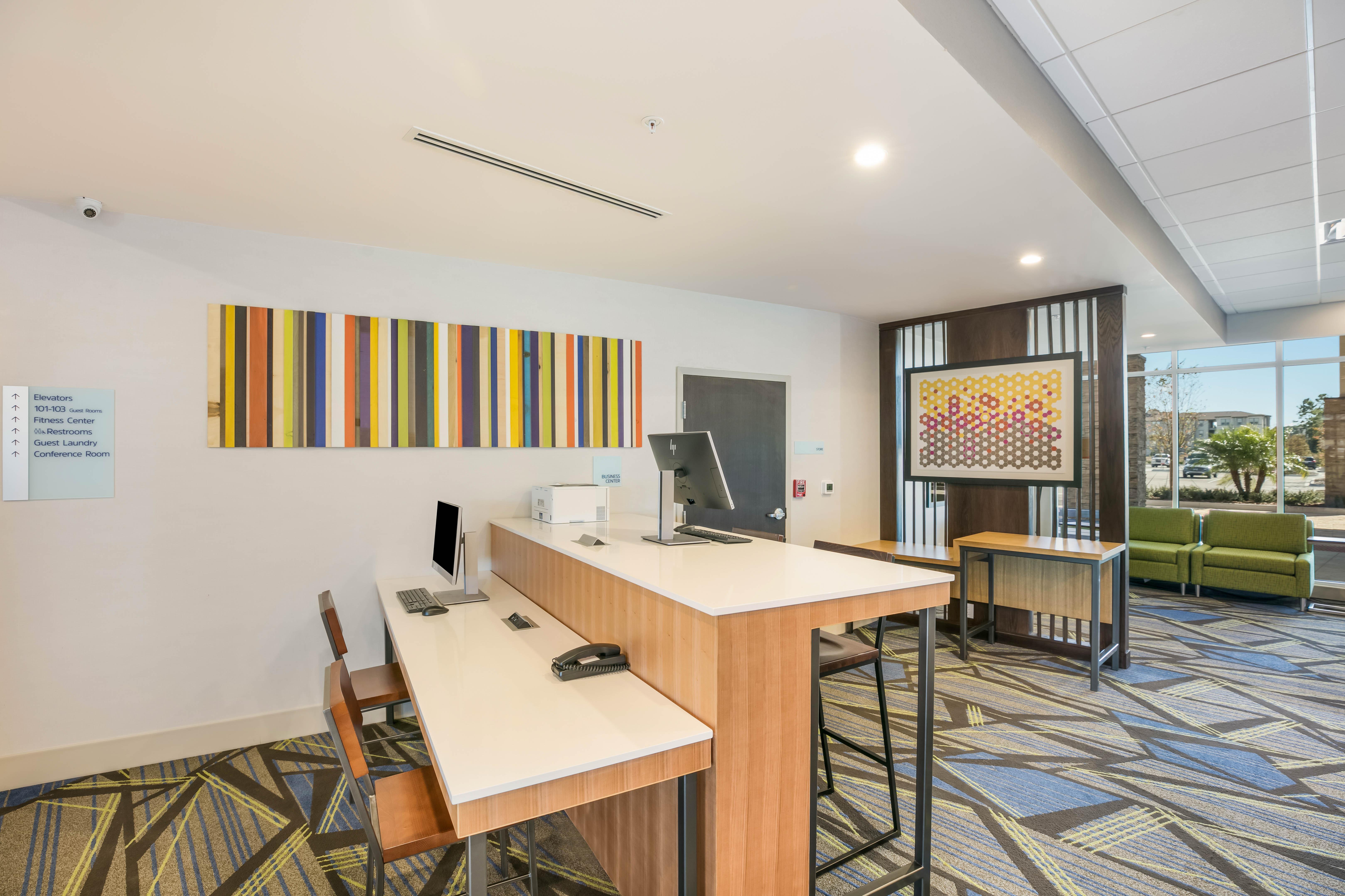 Hotel Express & - Town Center By Ihg 3*