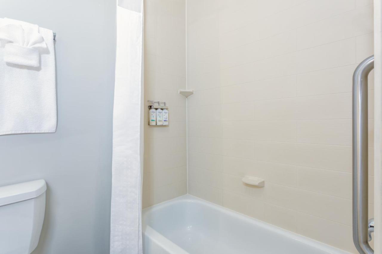 Holiday Inn Express Hotel & Suites Jacksonville - Mayport / Beach 2*