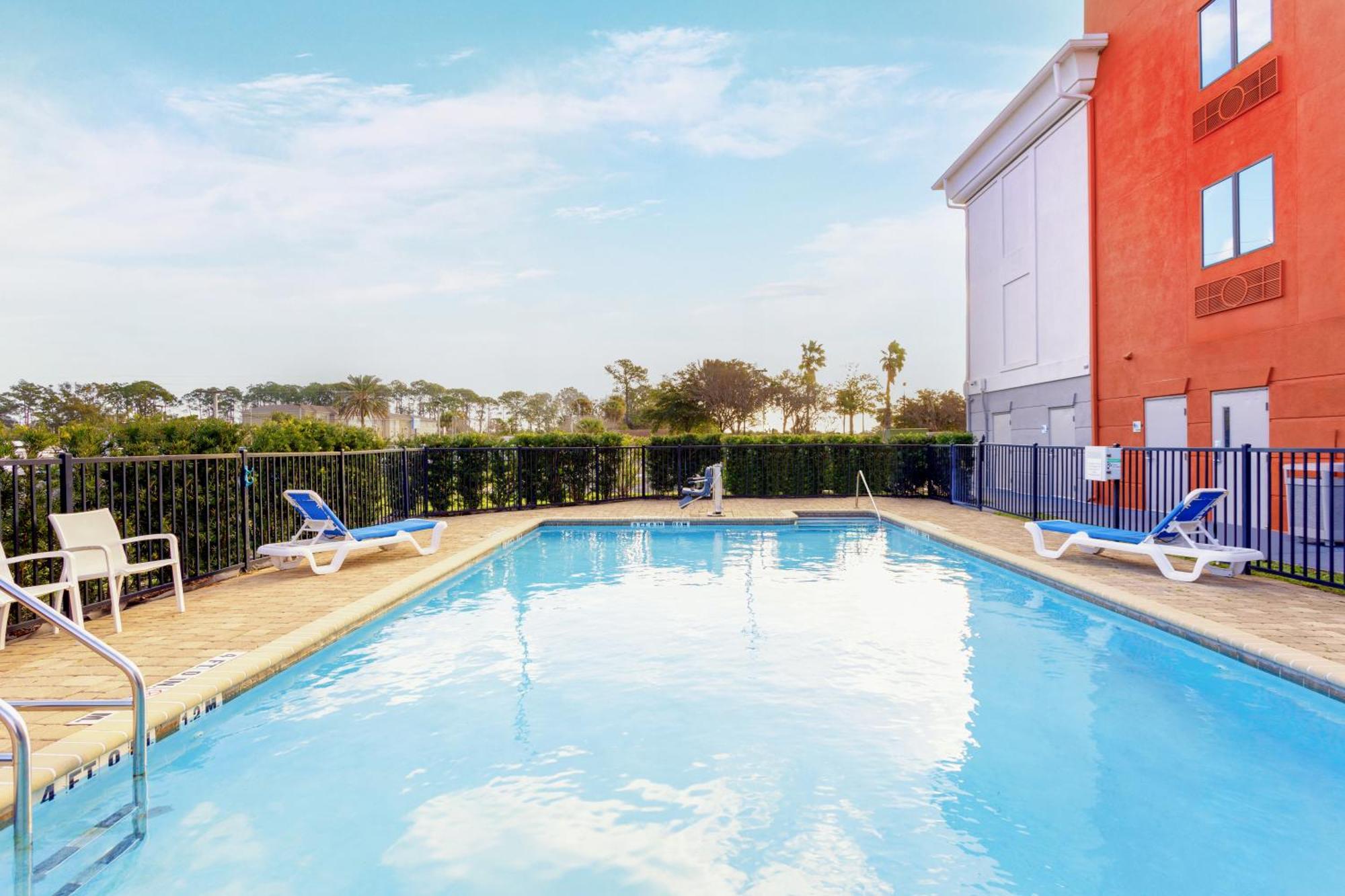 Holiday Inn Express Hotel & Suites Jacksonville - Mayport / Beach Jacksonville